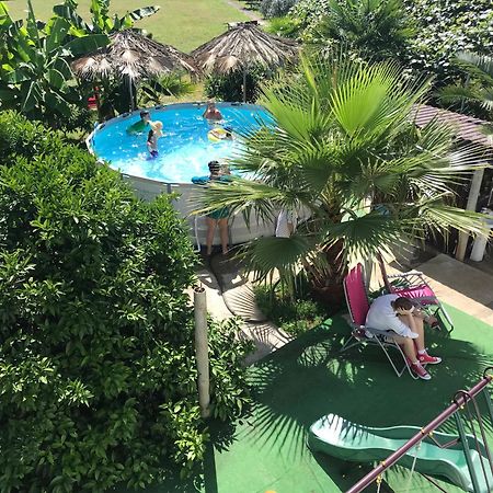 غوداوتا Vse Dlya Vas Guest House المظهر الخارجي الصورة
