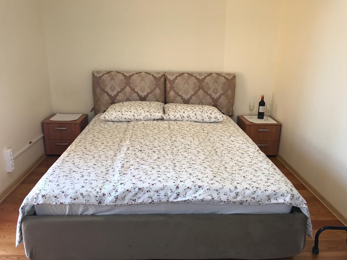 غوداوتا Vse Dlya Vas Guest House المظهر الخارجي الصورة